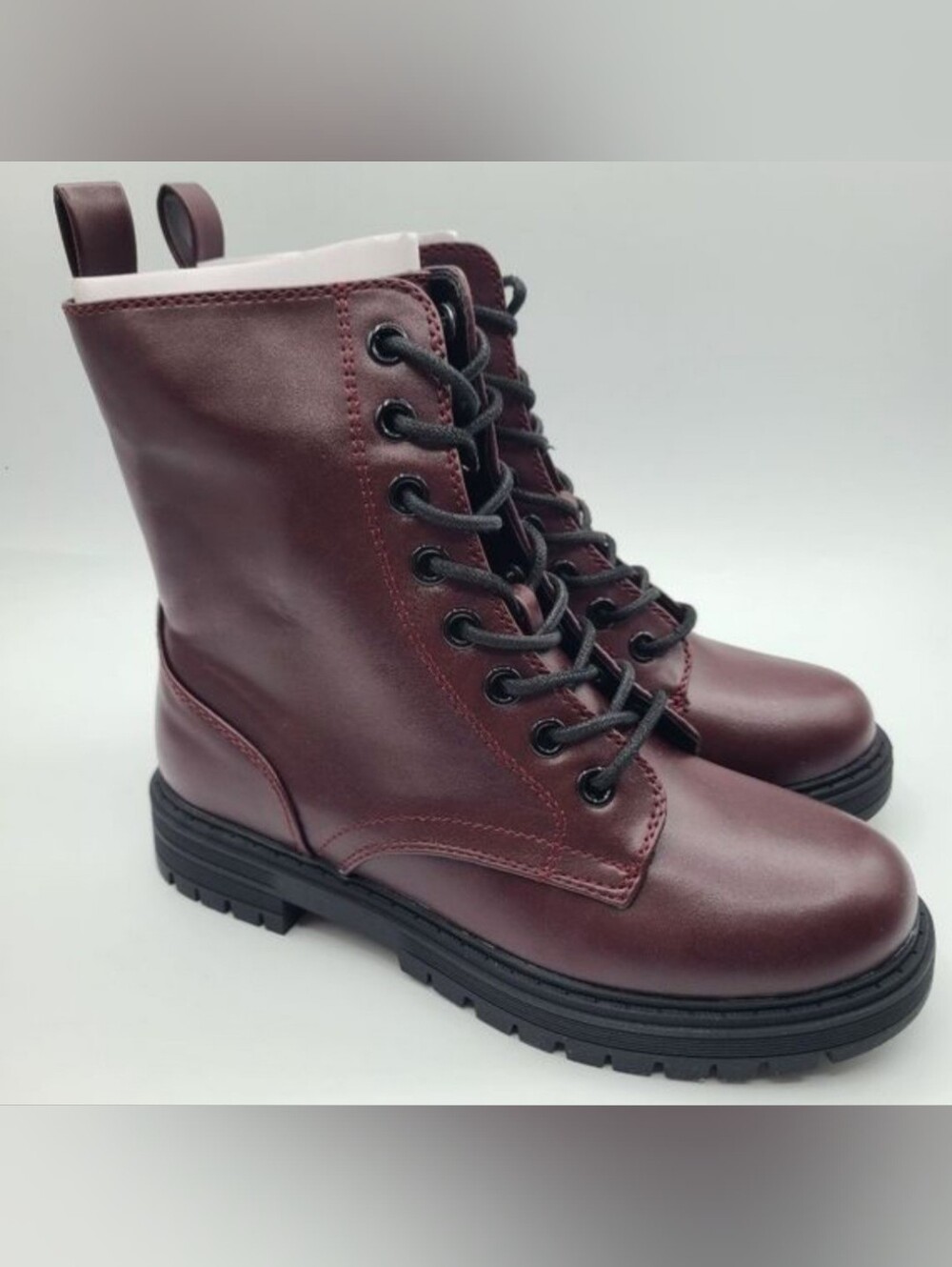 SO "Reindeer" Women's Combat Boots in Burgundy. Size 6.5